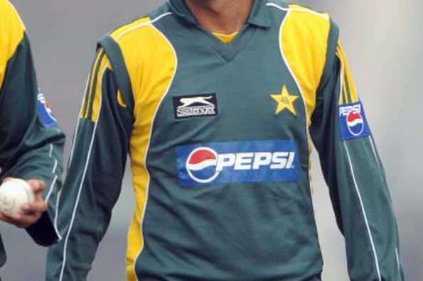 Pakistan's Shoaib Malik who was sacked as skipper on Tuesday, seen here on January 24. New Pakistan captain Younus Khan Wednesday pleaded for support from all his players including Malik. Pakistan's Shoaib Malik who was sacked as skipper on Tuesday, seen here on January 24. New Pakistan captain Younus Khan Wednesday pleaded for support from all his players including Malik.