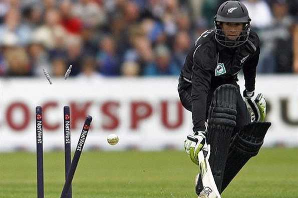 Batsman Neil Broom is the one new face in the New Zealand cricket side named Sunday for the first two one-day internationals against the West Indies. The squad contains three changes from the Twenty20 side with Grant Elliott, seen here in action in June 2008, and Jamie How recalled to the team. Batsman Neil Broom is the one new face in the New Zealand cricket side named Sunday for the first two one-day internationals against the West Indies. The squad contains three changes from the Twenty20 side with Grant Elliott, seen here in action in June 2008, and Jamie How recalled to the team.