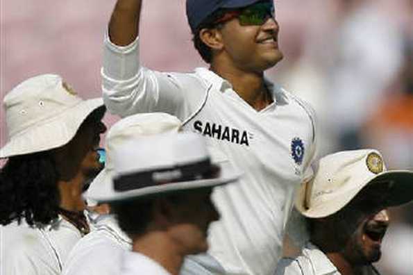 Indian players carry Saurav Ganguly as they celebrate after winning the fourth test against Australia in Nagpur November 10, 2008. Ganguly signed off from test cricket in style on Monday by captaining a victorious India side in the latter stages of his farewell match. REUTERS/Punit Paranjpe Indian players carry Saurav Ganguly as they celebrate after winning the fourth test against Australia in Nagpur November 10, 2008. Ganguly signed off from test cricket in style on Monday by captaining a victorious India side in the latter stages of his farewell match. REUTERS/Punit Paranjpe