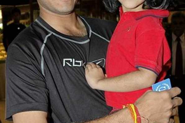 Sourav Ganguly with his daughter Sana in Karachi in January 2006. Indian cricketer Sourav Ganguly, who announced his retirement on Tuesday, admitted his family had received a kidnap threat against his daughter Sana. Sourav Ganguly with his daughter Sana in Karachi in January 2006. Indian cricketer Sourav Ganguly, who announced his retirement on Tuesday, admitted his family had received a kidnap threat against his daughter Sana.
