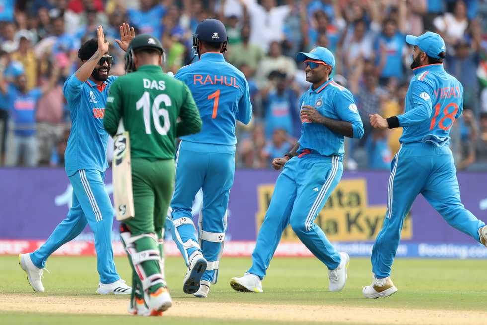 Bangladesh lost five wickets for only 126 runs in the middle overs period Bangladesh lost five wickets for only 126 runs in the middle overs period