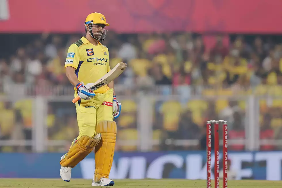 Neither Dhoni nor CSK seem to think it's time yet to let go of each other Neither Dhoni nor CSK seem to think it's time yet to let go of each other