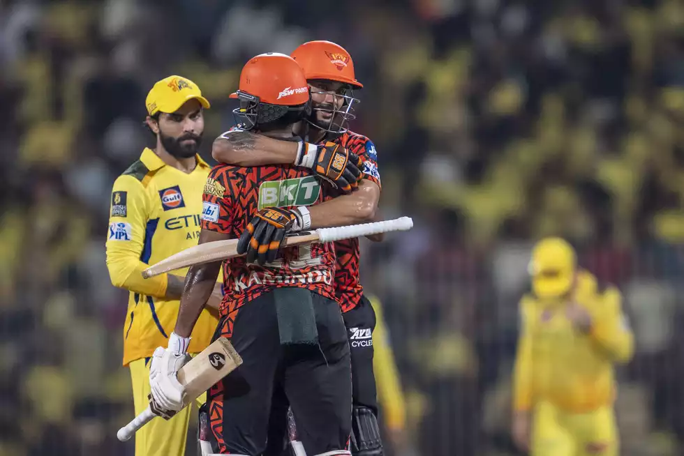 Mendis and Reddy forged a match-winning unbeaten 49-run stand. Mendis and Reddy forged a match-winning unbeaten 49-run stand.